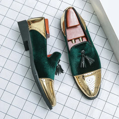Mocassins noirs et verts faits à la main en cuir suédé
